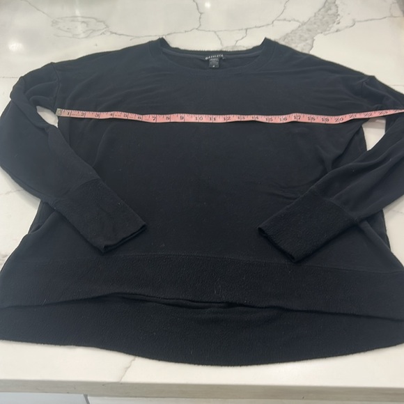 Athleta Crew Neck Long Sleeve‎ Black Lightweight Sweatshirt. Size M - Picture 8 of 12